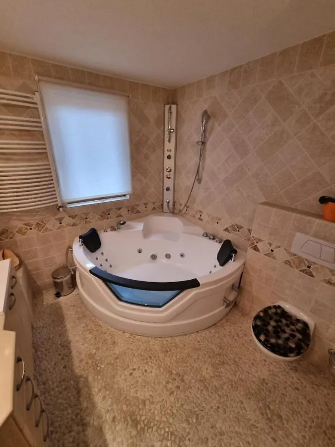 Apartamento Guest House Suzana Omišalj