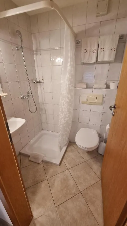Apartamento Guest House Suzana Omišalj