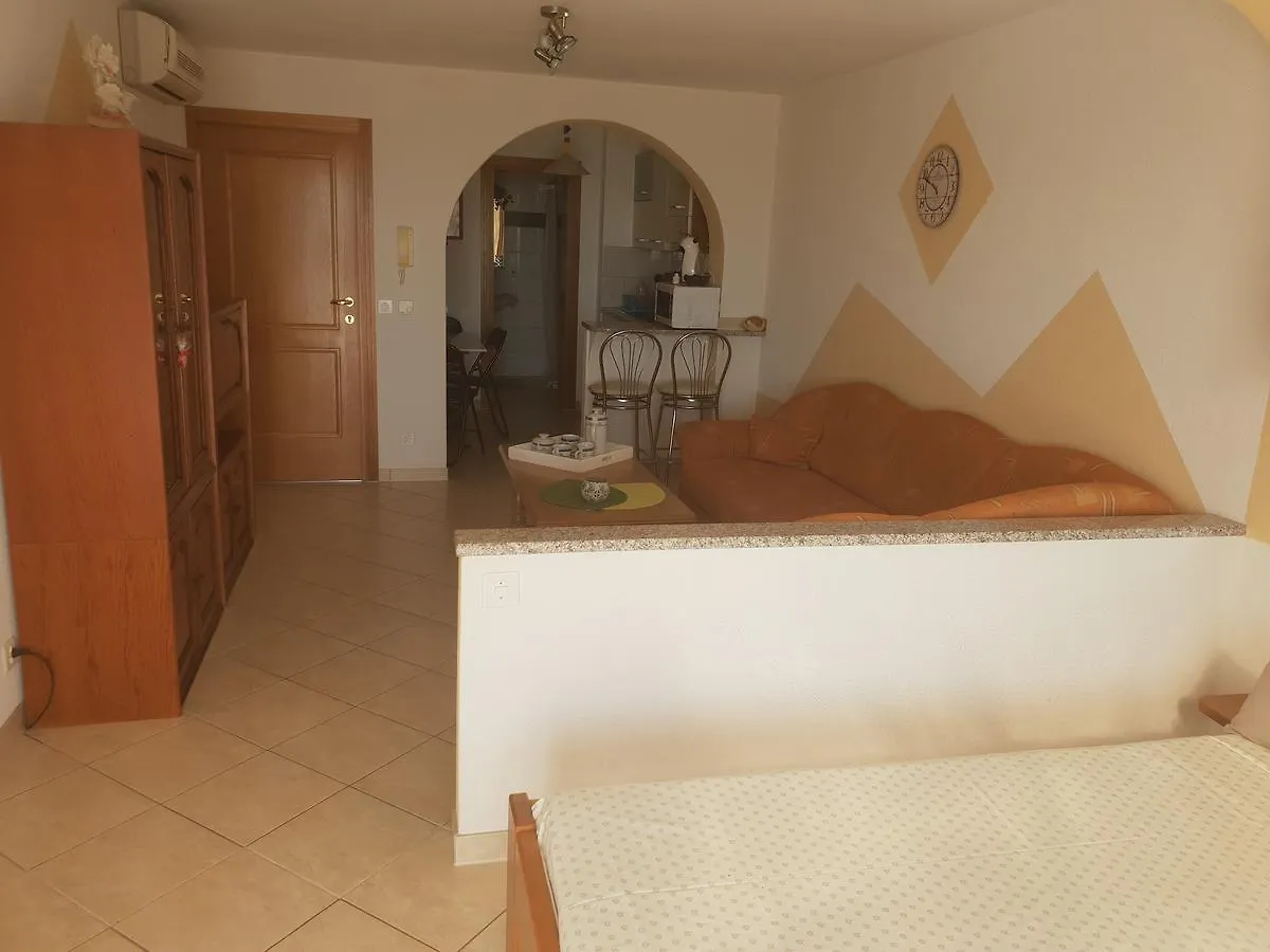 Guest House Suzana Omišalj 0*,  Croácia