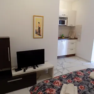 https://apartment-leporiz.in-istria.net